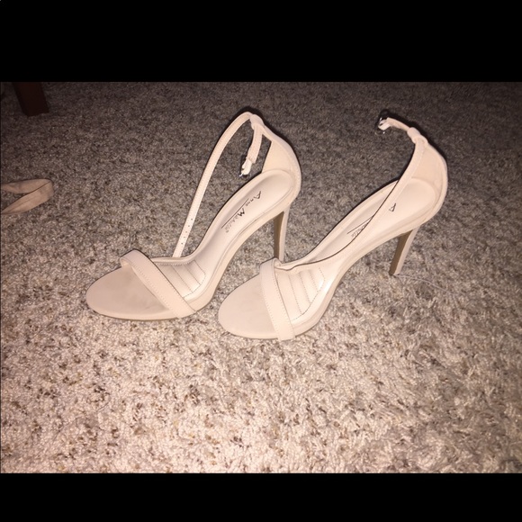 Nude Heels - Picture 2 of 2